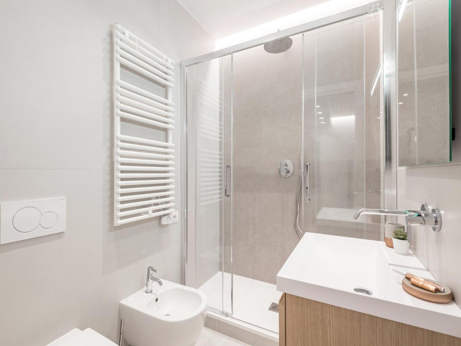 The Rent - Spacious Near Castel Sant'angelo Apartment